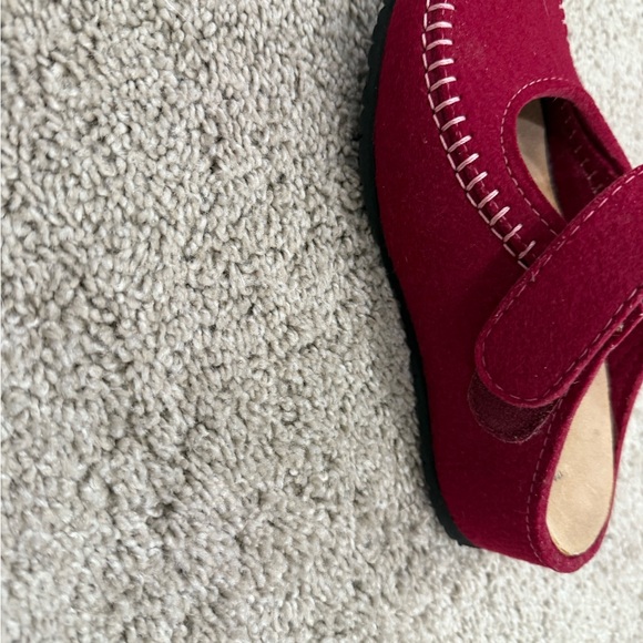 Haflinger  Red Slippers - Picture 4 of 4